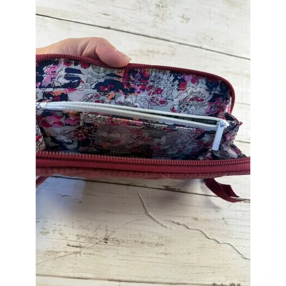 Vera Bradley Performance Twill RFID Audrey Wallet Burgundy Quilted Wristlet - Picture 4 of 4